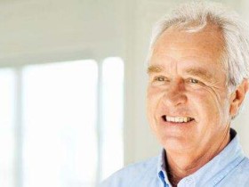 中老年人眼疾多发,要想眼睛不生病,得多补充它!